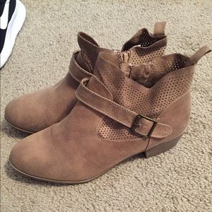 No parking size 9 ankle boots